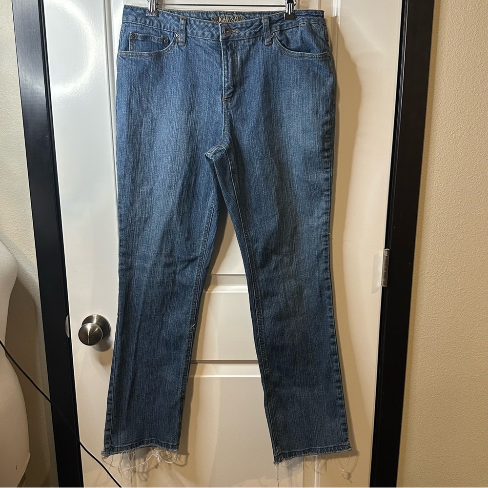 St. John’s Bay Medium Wash Straight Leg Jeans Raw Hem | Women’s 14